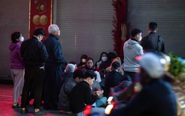 Cảnh tượng khó tin lúc 3h sáng trên phố Cầu Giấy trước ngày Vía Thần tài