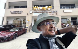 Có gì trong quán cà phê mới tinh trên đất Mỹ của ông Đặng Lê Nguyên Vũ: Khách xếp hàng tấp nập, có không gian trưng bày đặc biệt