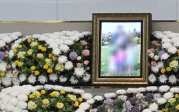 Vụ 5 cha con tự tử vì nghèo đói rúng động Hàn Quốc: Xót xa chiếc bình sữa đặt trước di ảnh 4 đứa trẻ