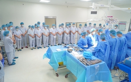 Người vợ thấy giọt lệ nơi khóe mắt chồng chết não trước giờ hiến tạng