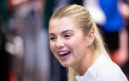 Cận cảnh nhan sắc xinh đẹp của nữ hoàng Pickleball Anna Leigh Waters: Tươi rói đội nón lá, tự phát âm tên tiếng Việt cực yêu!