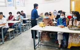 Một quốc gia cho sinh viên nghỉ học để tiết kiệm điện, xăng dầu