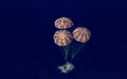 Sứ mệnh Artemis II kết thúc mỹ mãn: nước mắt, nụ cười và những con số kỷ lục của nhân loại