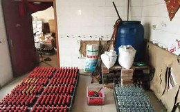 Đột kích 50 xưởng sản xuất thuộc 1 hệ sinh thái, công an tịch thu 14.000 thùng gia vị, xì dầu, bột nêm giả chứa chất cấm