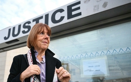 Một người phụ nữ nghỉ hưu 70 tuổi lọt danh sách TIME 100 vì dám để cả thế giới nhìn thấy nỗi đau của mình