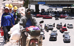 Hà Nội ghi nhận mức nhiệt cao nhất cả nước: Trung tâm Thủ đô nóng ngột ngạt khó thở, người dân vật vã giữa “chảo lửa” 38,7 độ C