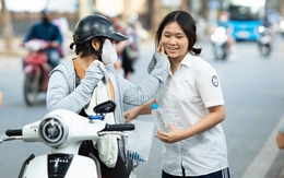 Thi vào lớp 10 Hà Nội buổi đầu tiên: Đếm ngược thời gian làm bài!