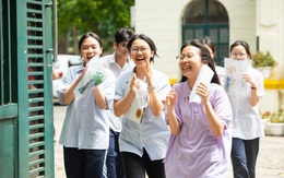 Hết giờ làm bài môn Văn thi vào lớp 10 Hà Nội: Đề "nhiều thứ để nói", thí sinh phấn khởi!