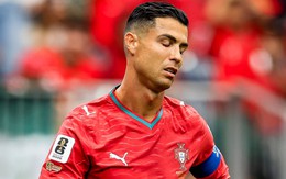 Những con số không thể tin được của Ronaldo: 3 cú sút, 0 trúng đích, chạm bóng ít kỷ lục