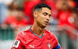 Ronaldo sút kiểu gì nếu không có bóng?