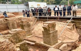Đào đất, người dân Việt Nam phát hiện vật hình trụ dày màu vàng lạ, chuyên gia xác nhận báu vật lớn nhất lịch sử