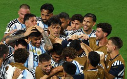 Argentina thắng chật vật 3-2 Cape Verde trong trận đấu "điên rồ" nhất World Cup khéo dài 120 phút, Vozinha làm lu mờ cả Messi