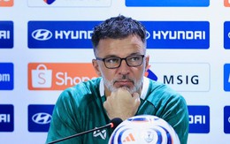 HLV Thái Lan bắt học trò nhìn ĐT Việt Nam ăn mừng: "Khắc cốt ghi tâm để đòi nợ ở lượt về!"