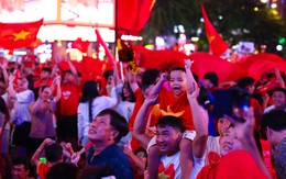Quá đã: Quang Hải, Hai Long khiến cổ động viên Việt Nam hài lòng!