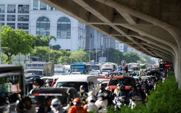 5 ngày nghỉ lễ bắt đầu từ mai: Đường phố Hà Nội và TPHCM lúc này!