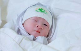 Ngay thềm Quốc khánh 2/9, 1 bé trai Hà Nội chào đời an toàn với 5 vòng dây rốn quấn cổ