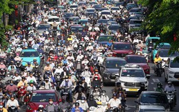 Hà Nội và TP.HCM trở lại làm việc sau 5 ngày nghỉ lễ: Đường phố ken đặc, xe cộ nhích từng mét