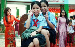 Bên trong ngôi trường tiểu học xây trên nền nghĩa trang lớn nhất TP.HCM trong ngày khai giảng đầu tiên