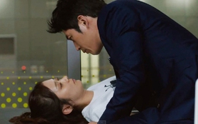 Lee Gun (Jang Hyuk) giở trò hôn lén Mi Young (Jang Nara)