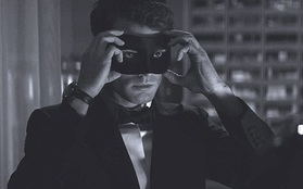 Lộ diện hình ảnh đầu tiên của Christian Grey trong “Fifty Shades Darker”