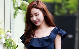 Kim So Eun đẹp thoát tục, lấn át "thiên thần có nụ cười xấu xí"