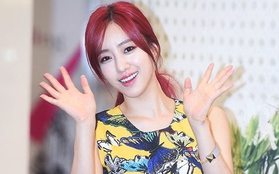 Bị tẩy chay giống SNSD, Eunjung (T-ara) vẫn xuất hiện vui vẻ