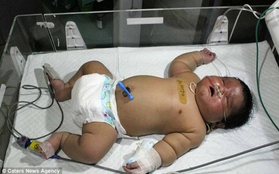 Bé sơ sinh nặng 6,7kg chào đời bằng phương pháp đẻ thường trong vòng... 15 phút