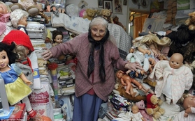 Cụ bà 87 tuổi chung sống với "kho báu" đồng nát ngập tận mặt