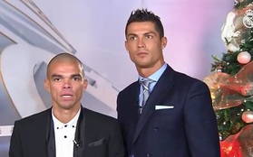 Nghi vấn "hack": Ronaldo bỗng chốc cao hơn 2 mét trong video chúc Giáng sinh cùng Pepe