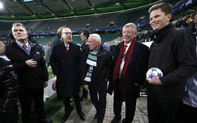 Sir Alex Ferguson phải sơ tán vì cảnh sát nghi sân Volkswagen Arena bị đánh bom