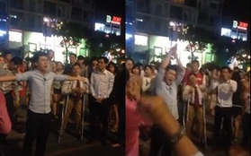 TP. HCM: Clip các nhân viên đa cấp "chém gió" hùng hồn ở phố đi bộ Nguyễn Huệ