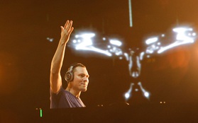 DJ huyền thoại Tiesto "cháy" hết mình cùng khán giả tp.HCM