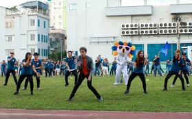 "Phát sốt" với màn nhảy Flashmob của top 3 "Thử thách cùng bước nhảy"