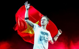 Khán giả Việt Nam vỡ òa cảm xúc trong màn trình diễn của Armin van Buuren