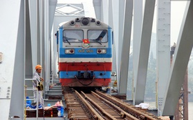 Đã có 10 chuyến tàu lưu thông qua cầu Ghềnh nhưng vận tốc không vượt quá 30km/h