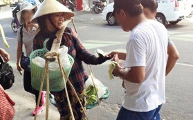 Nhóm du khách Trung Quốc quấy rối chị bán hàng rong ở Đà Nẵng