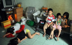 Mẹ bỏ đi, bà nội và bố lo nuôi 11 anh em chen chúc trong căn nhà chật hẹp ở Sài Gòn