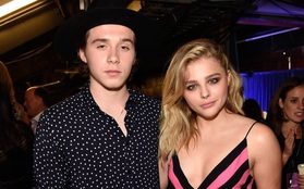 Chloe Moretz trễ nải khoe vòng 1 bên Brooklyn Beckham tại Teen Choice Awards 2016