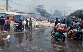 TP. HCM: Cháy lớn tại chợ đầu mối nông sản Thủ Đức, tiểu thương ôm đồ tháo chạy