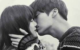 Ahn Jae Hyun trao nụ hôn nồng thắm cho Goo Hye Sun trước ngày cưới