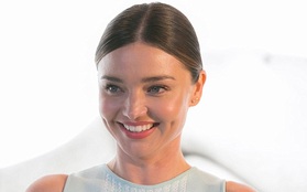 Đôi má lúm đồng tiền của Miranda Kerr trong loạt ảnh này sẽ khiến bạn không thể rời mắt