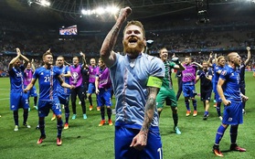 Vì sao tên các tuyển thủ Iceland đều kết thúc với vần "son"?