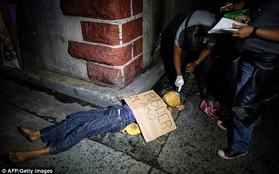 Những hình ảnh đáng sợ trong cuộc chiến chống ma túy ở Philippines