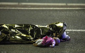 Tổng thống Pháp: Rất nhiều nạn nhân thiệt mạng trong vụ khủng bố là trẻ nhỏ