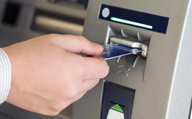 Soi kỹ chi tiết này ở máy ATM nếu không muốn tự nhiên mất tiền oan