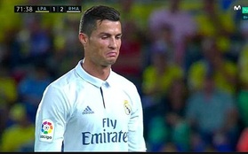 "Biểu tượng toàn cầu" Ronaldo cũng cần bờ vai của mẹ Dolores