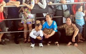 Quá tải ở sân bay Tân Sơn Nhất: "Người dân chỉ nên đi đón người thân khi thực sự cần thiết"