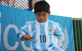 Kết thúc có hậu cho cậu bé nghèo làm áo đấu Messi bằng túi nilon
