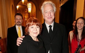 Alan Rickman, mãi mãi một tình yêu với đóa hoa Lily ngoài đời thực