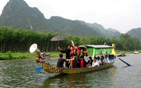 Huy động 4.000 đò xuồng phục vụ du khách trẩy hội chùa Hương